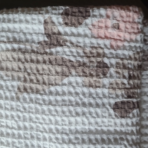 🚿 DKNY Shower Curtain - Picture 4 of 7